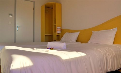 Couett'Hotel Oloron Sainte Marie Eksteriør bilde